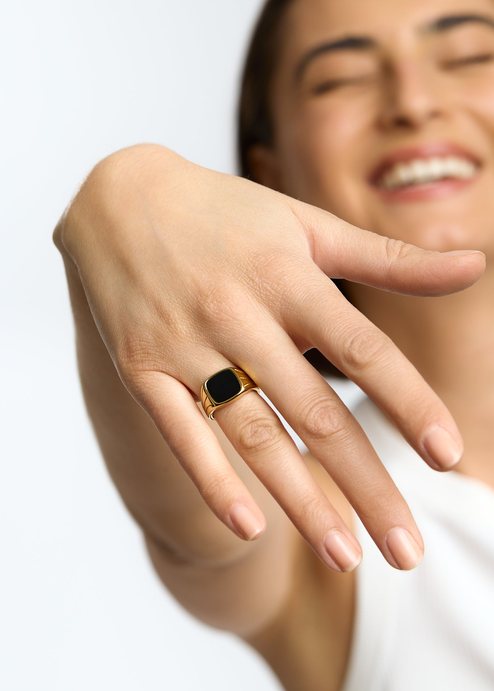 Frankie Ring - MINA BAIE