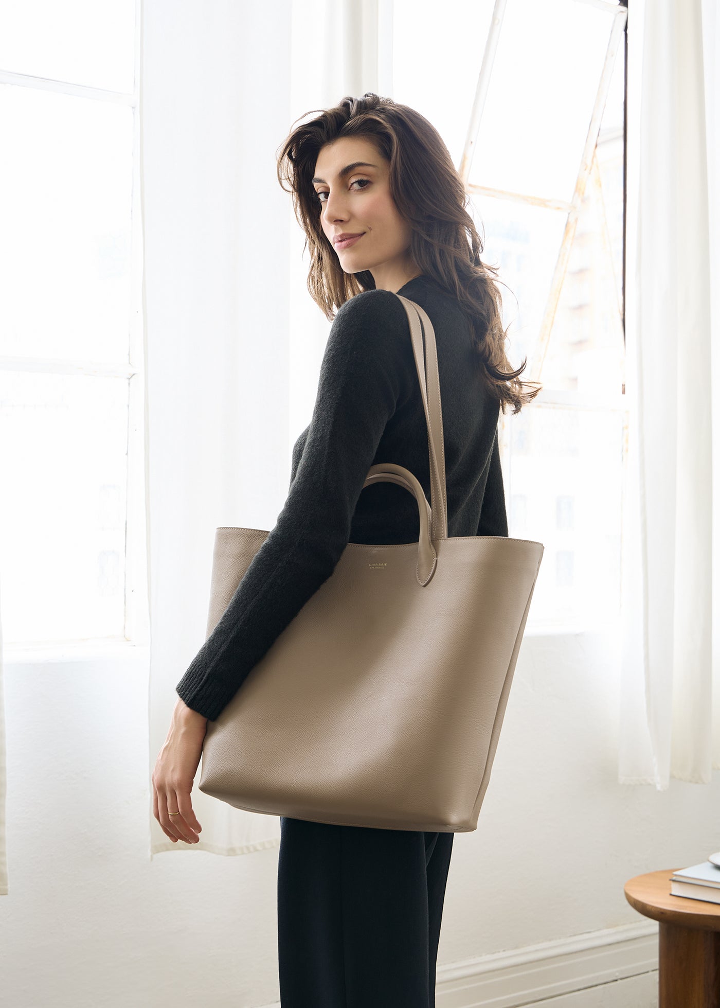 Mila tote online