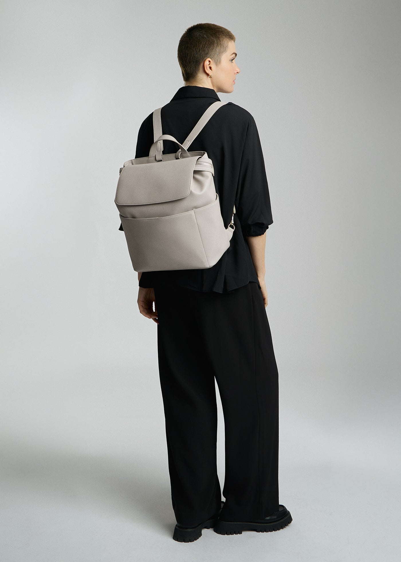バックパック・リュック [NOIRNINE] Bebe Chain Leather Backpack (SILVER) NOIRNINE] Bébé Chain Leather Backpack (SILVER) – Ohue